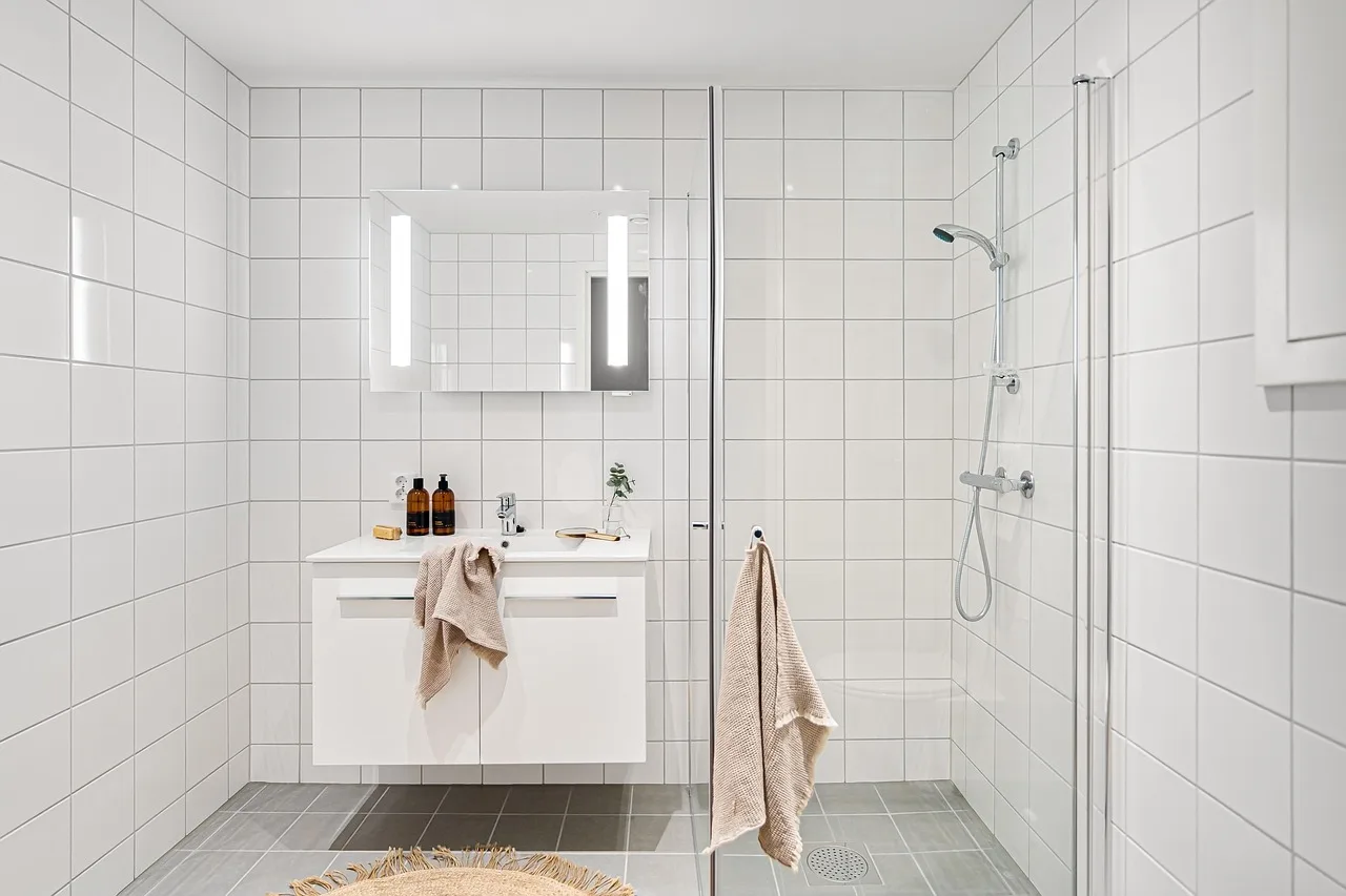 bathroom, toilet, shower, building, interior, house, design, architecture, real state, property, bathroom, bathroom, bathroom, bathroom, bathroom. How to build a maintenance plan a property management team will follow